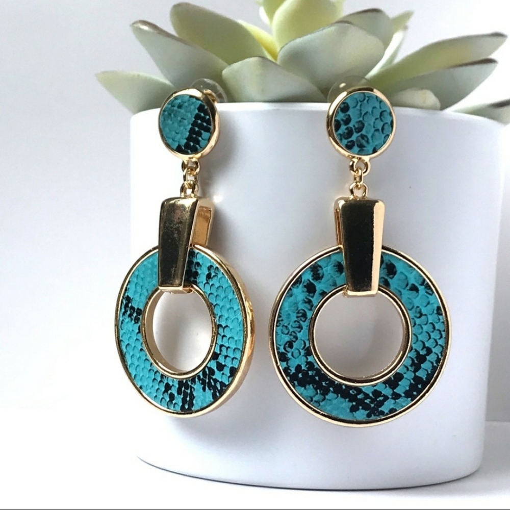 ONE LEFT!!!!!Adorable turquoise snake earrings